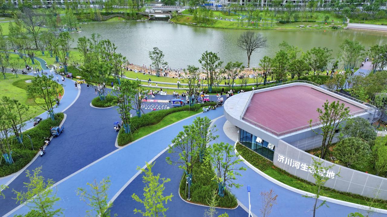 滨水新空间对外开放！浏阳济川河生态湿地打造城市休闲新地标
 
一座兼具生态调蓄与
