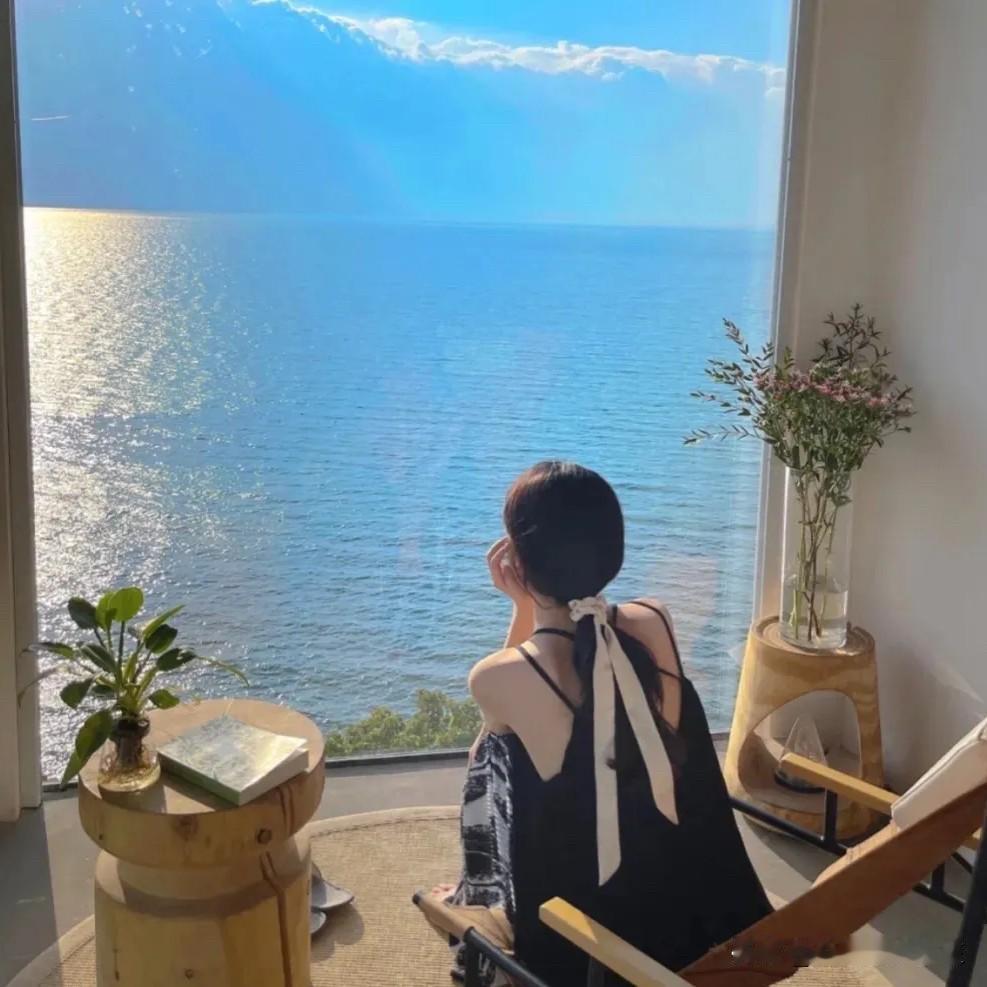 有人问：出轨该不该原谅？

我的回答是：出轨或许会因为一些理由不离婚，但内心却不