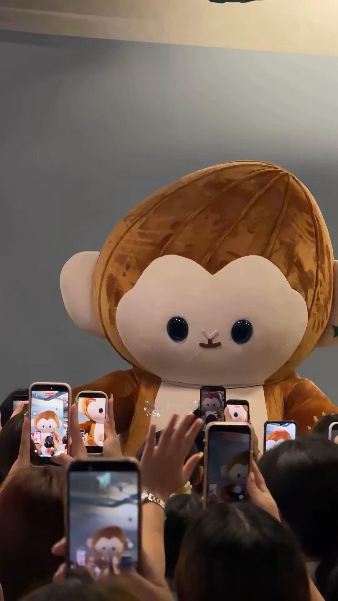 毛茸茸的萌猴咋这么招人稀罕么 