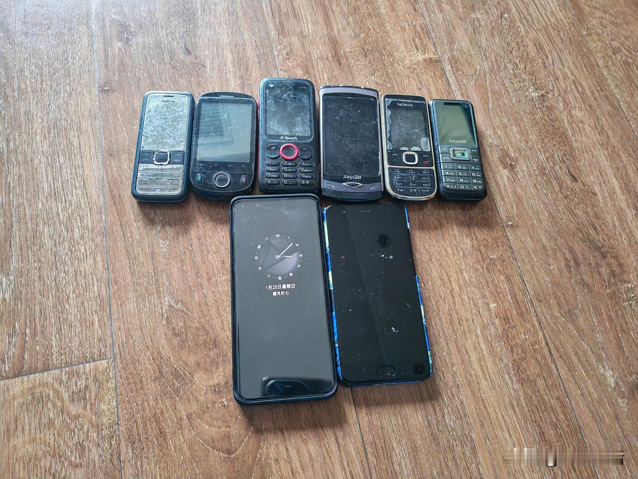 整理家务，翻出这些古董旧手机怎么处理？有回收的吗？回收老手机 回收报废手机