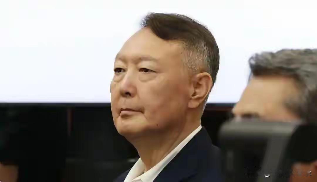 尹锡悦内乱罪案最新披露，他真没料到
尹锡悦内乱罪案一审被判无期徒刑。
仔细看看，