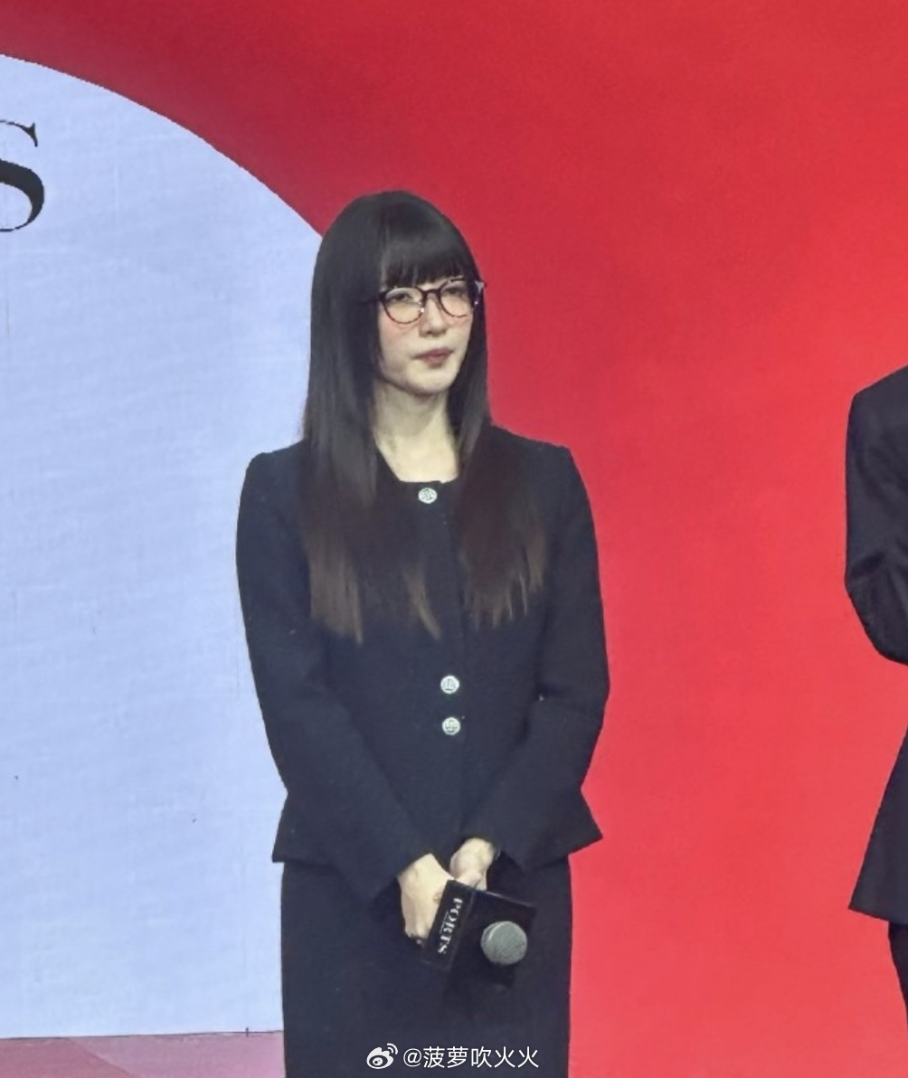 这居然是江疏影！！！风格转变好大啊！ 