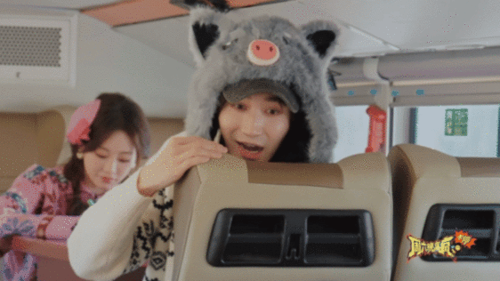 付航半夜说梦话吓坏汪铎 汪铎在线吐槽室友，付航半夜梦话尖叫，卸妆时被突然吓懵，还