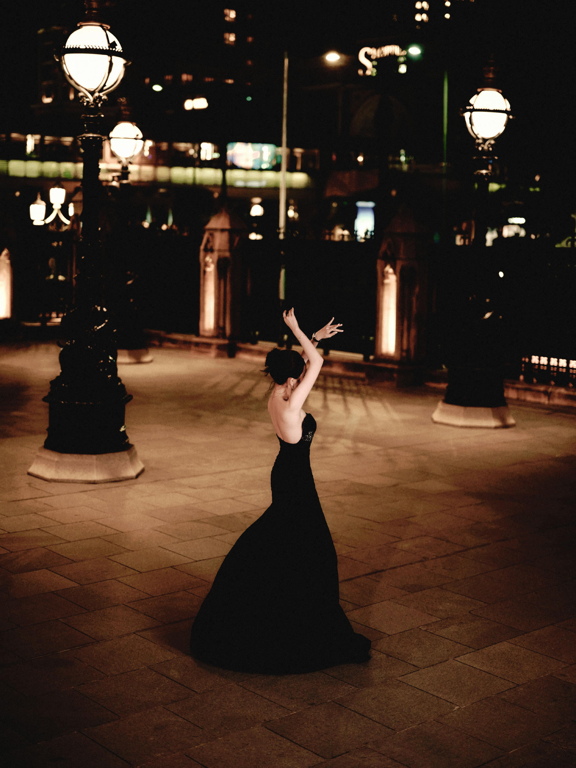 吴宣仪尖叫之夜出图吴宣仪名品背 好美的背 