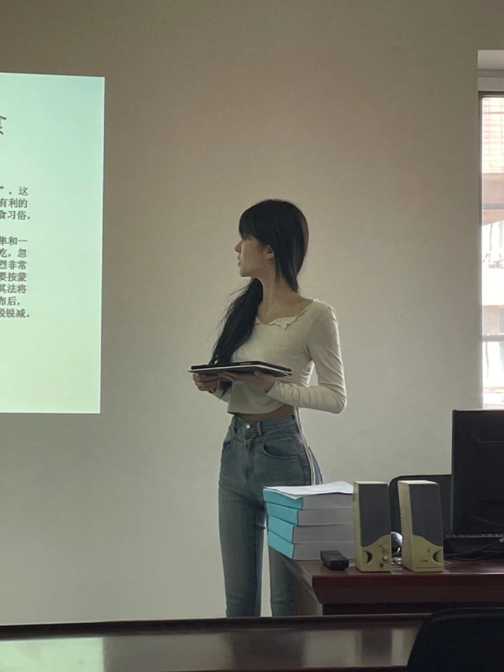 第一次对漂亮产生执念。。仪态真的太重要了 