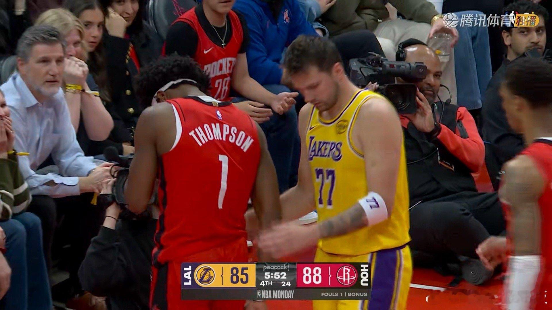 湖人第四节打了前6分钟才得到2分湖人vs火箭