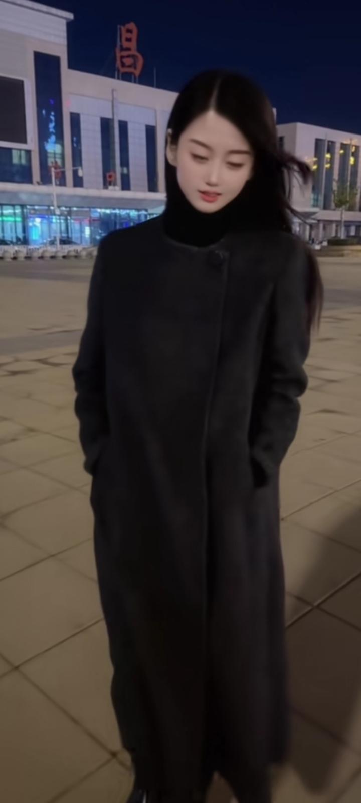 和你在一起的每一天，都像被阳光包裹着，温暖又明亮。