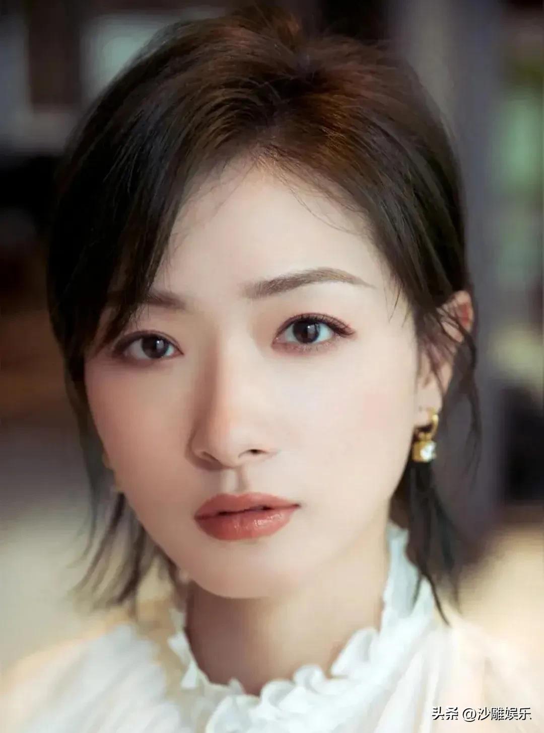 马伊琍，激动发文！

3月21日，许久未露面的马伊琍突然高调现身，仅用两个字就点