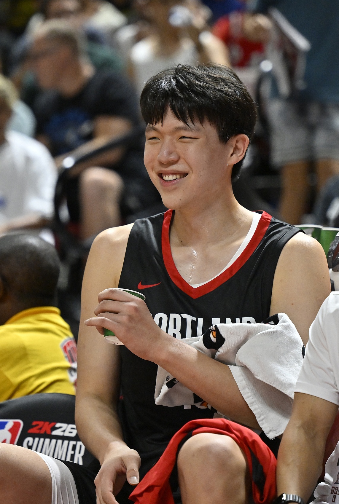 冲！！首节从容不迫，送出1板2助1帽&正负值+19[赞]开拓者暂时34-13领先