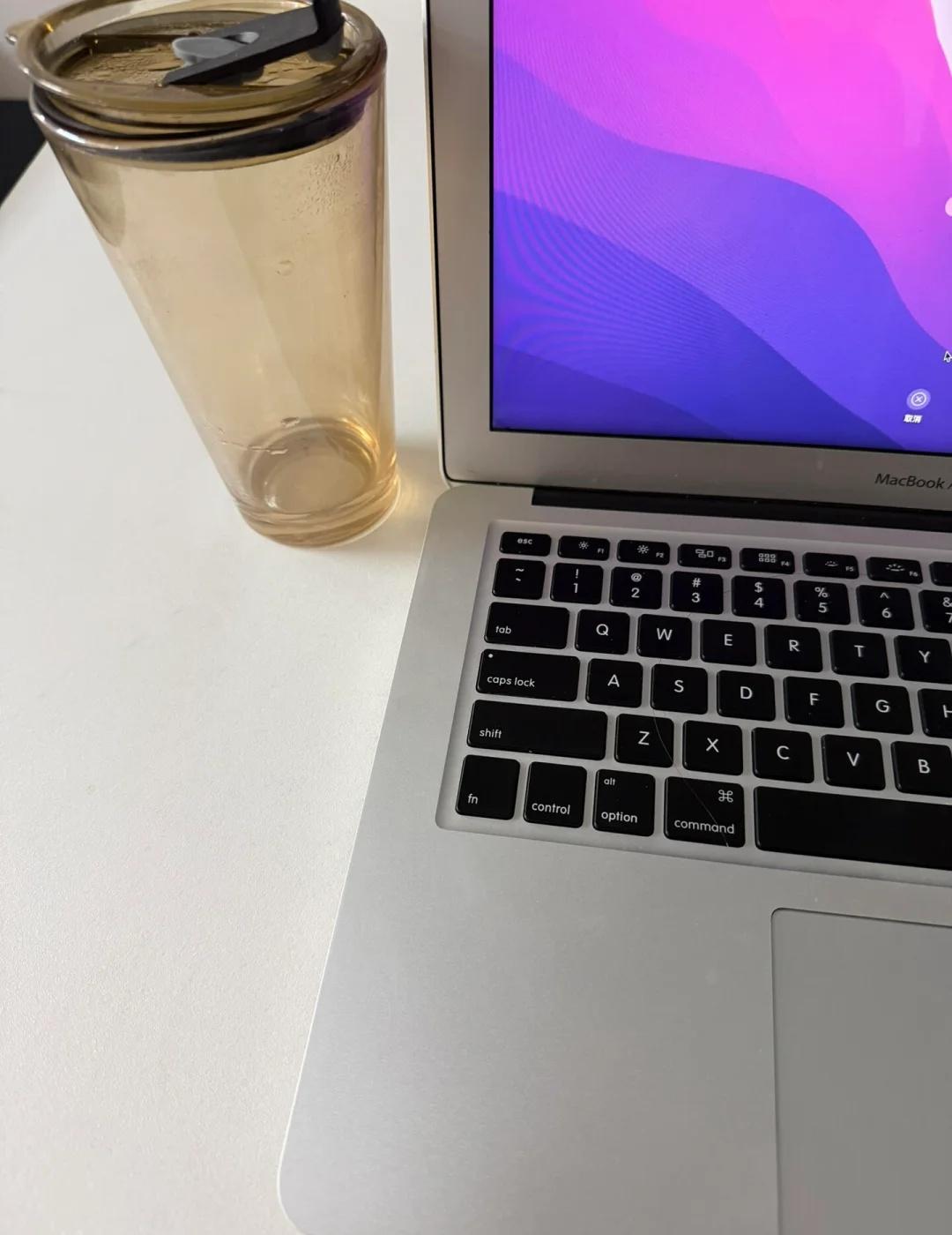 agent开发一天的流水账
早上到工位先看监控，昨晚跑的agent又挂了两条，日