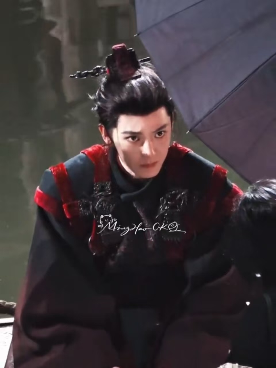 这人咋了？ ​​​