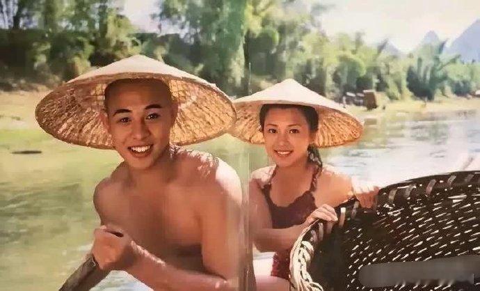 李连杰的前妻，如果放在现在，绝对是一线明星！她比利智还要好看得多！[吃瓜] 