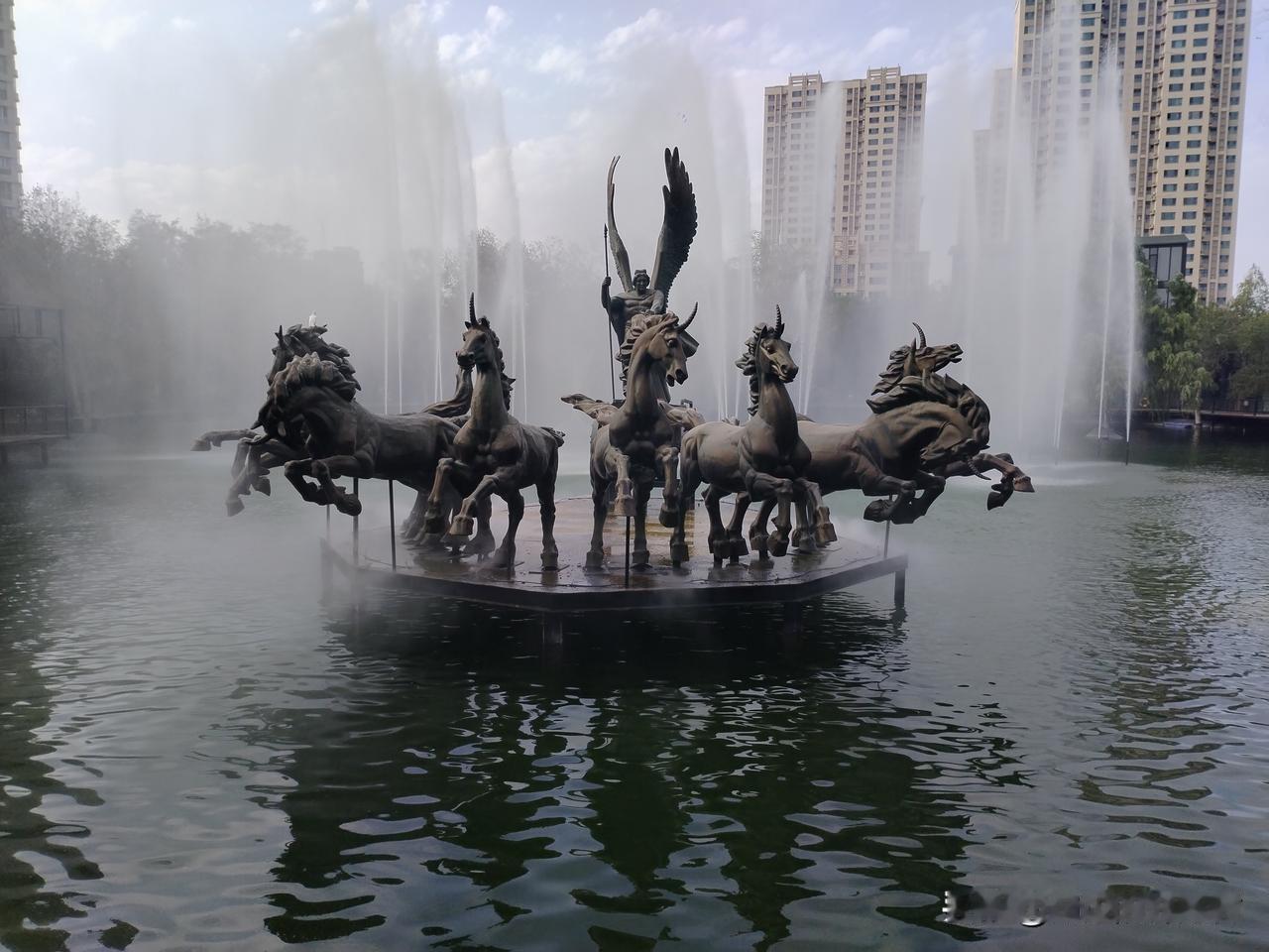 这是国内宝藏打卡地——野马古生态园。在这里，你可以近距离邂逅身姿俊逸的汗血宝马，