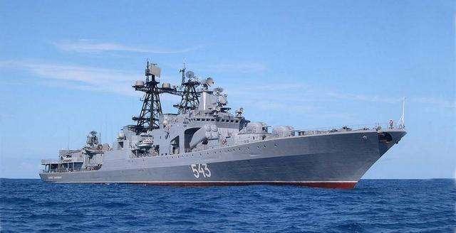 2010年，11名海盗劫持俄罗斯油轮不成被生擒。海盗头子叫嚣：“按照国际公约，你