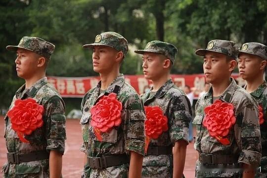 1. 经济账：真金白银的减负

国家对应征入伍的大学生实行学费补偿代偿。本专科生