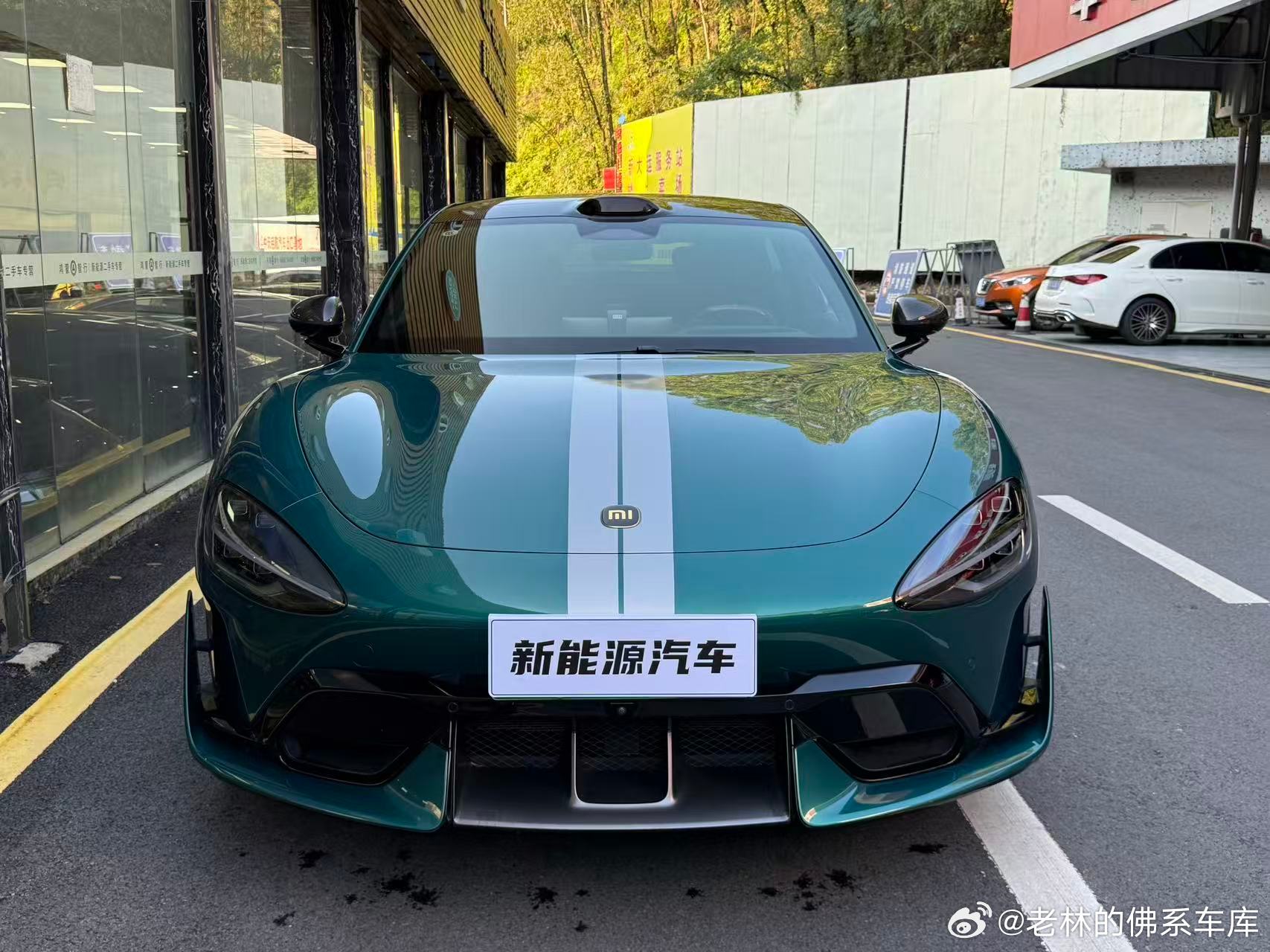一个企业高管不惜得罪中国高端消费群体来换取黑流量真是非常不明智的选择。对其背后品