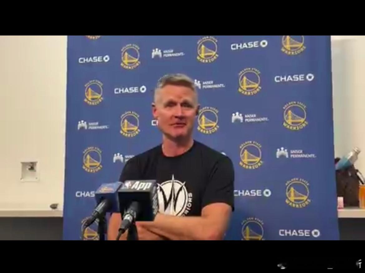 科尔赛后发布会谈四连败：“这就是现实。这就是 NBA。这是一个竞争激烈的联盟。四