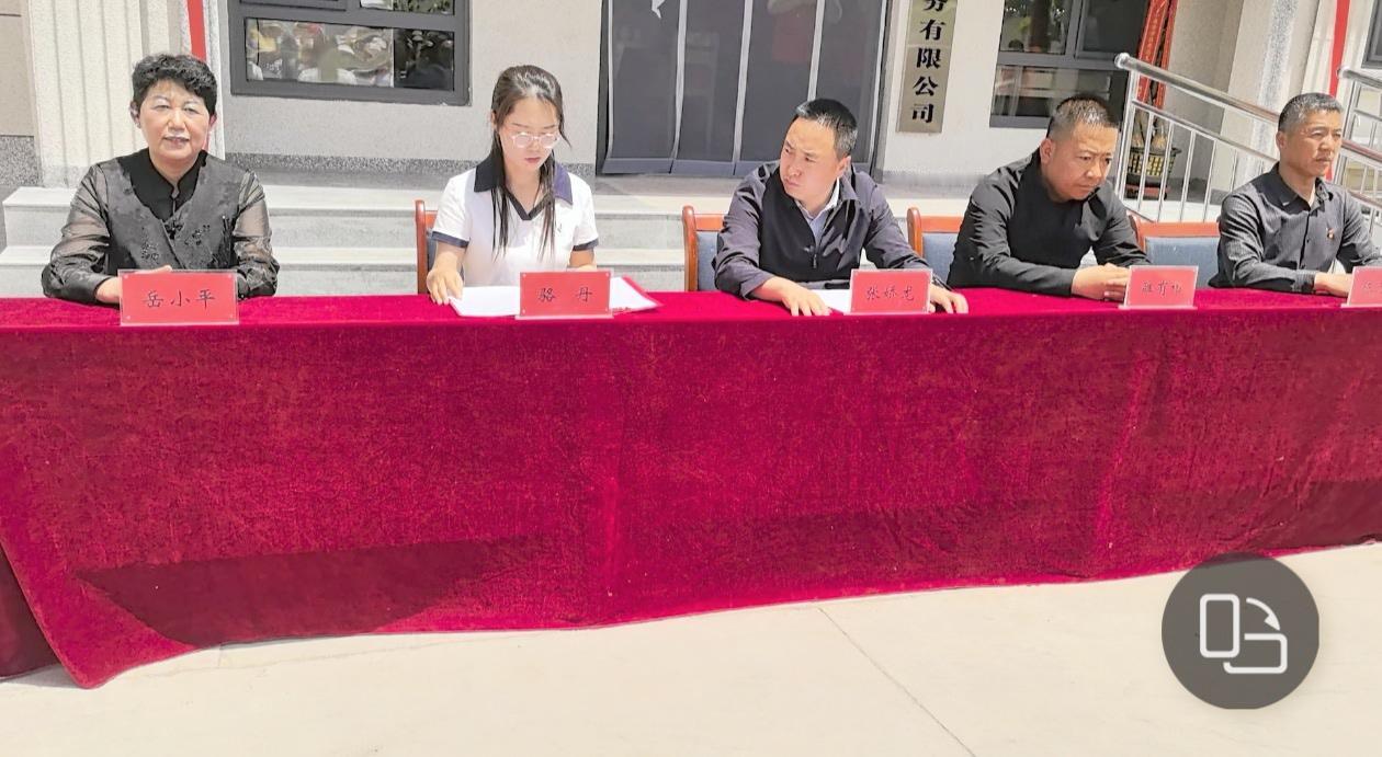南北关村互助幸福院开业
兰州岳研会吕济华宣献爱心

记者王志俭（穿石）文图

5
