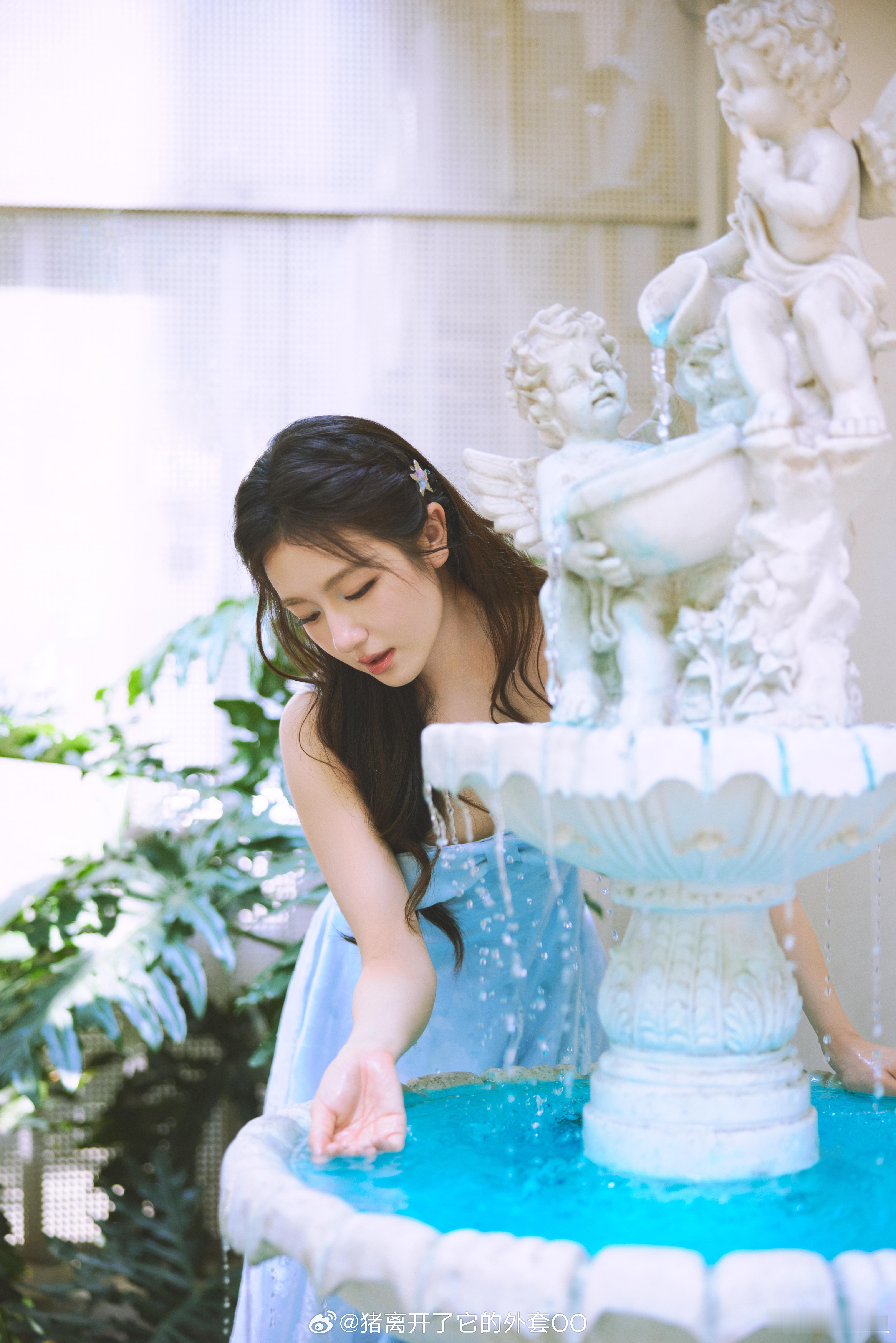 李兰迪蝴蝶结蓝裙海盐味清甜明媚的小公主！！怎么如此美萌