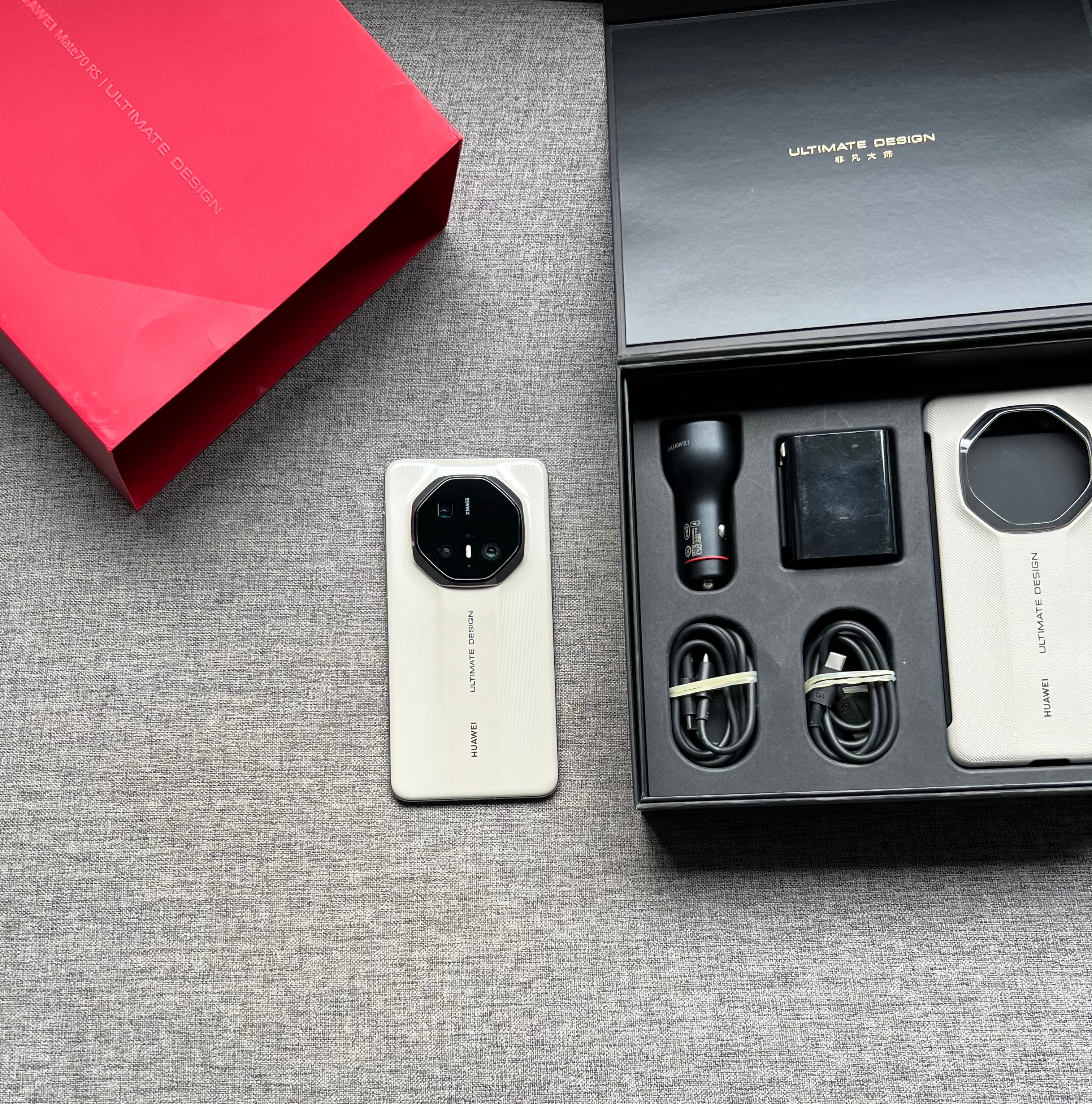 华为Mate70 RS非凡大师 16+1T 皓白，屏幕仅一处划痕，外壳小划痕磕碰