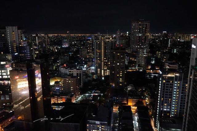 泰国曼谷被誉为“东南亚第二城”，看看夜景相当于中国几线城市？

说起泰国首都曼谷