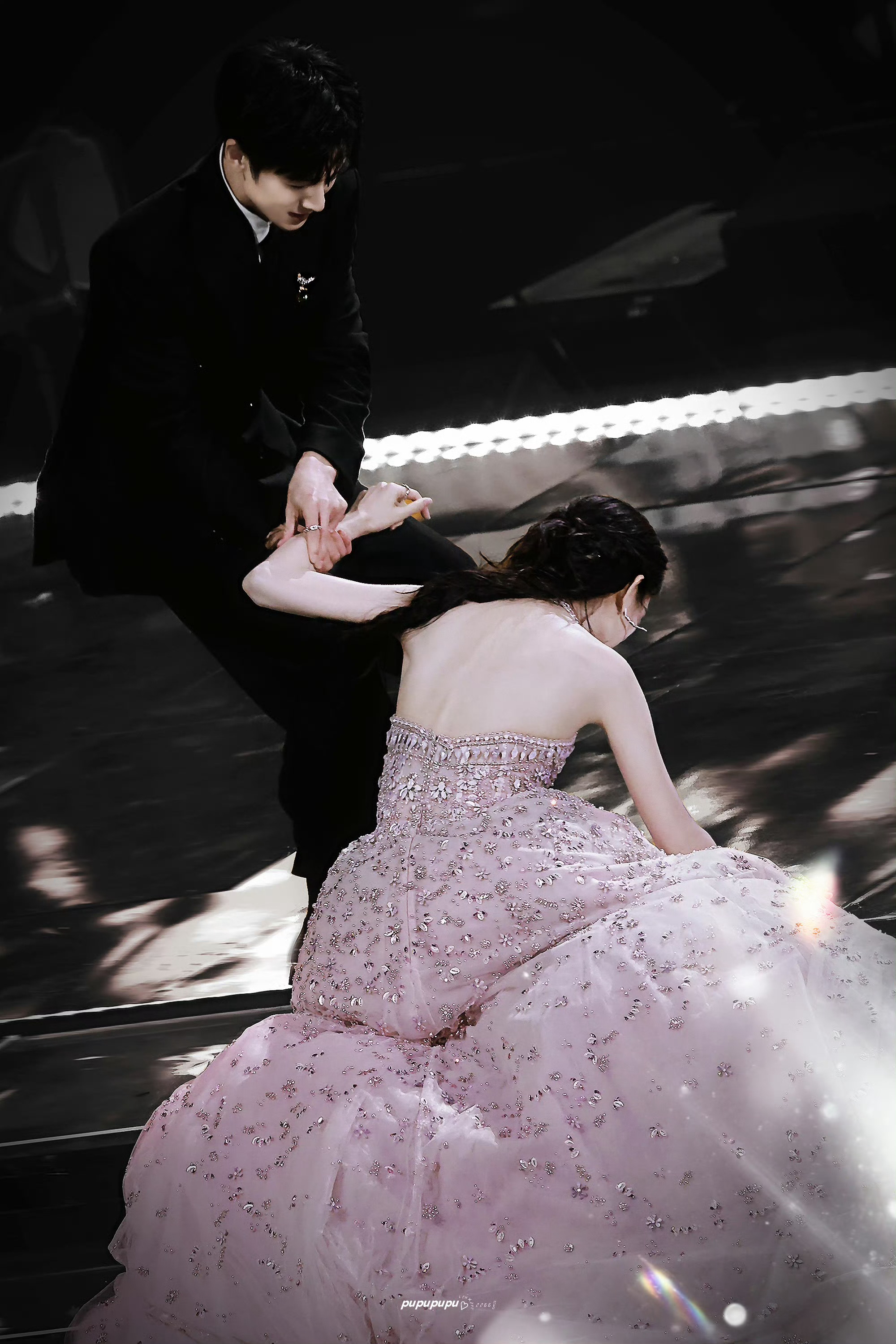 站姐发的昀牵孟绕最好磕的异性恋