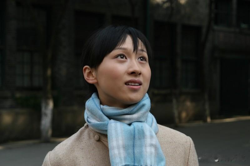 一个有胆、有识、有侠义的中华女杰
陶斯咏生于湖南湘潭，自幼便接受了良好教育，在那
