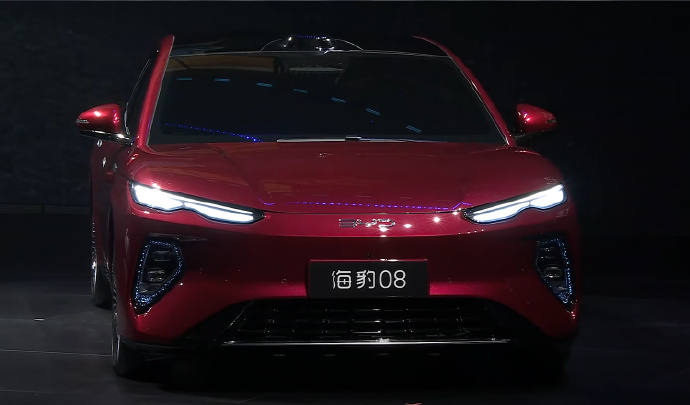 比亚迪惊蛰“亮剑”：第二代刀片电池与闪充技术开启电动车“油电同速”新时代一、 发