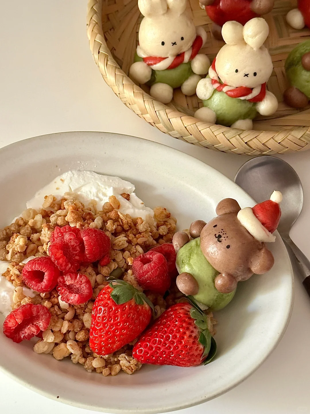 圣诞早餐 | 米菲奶香馒头&水果酸奶麦片