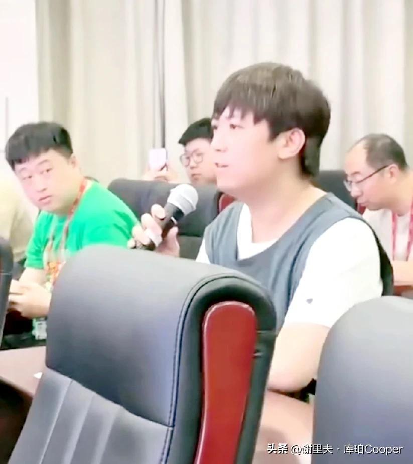 广东出局夜，辽宁记者赛后一个提问，让杜锋苦笑：这个我无法预测，记者问：辽宁和新疆