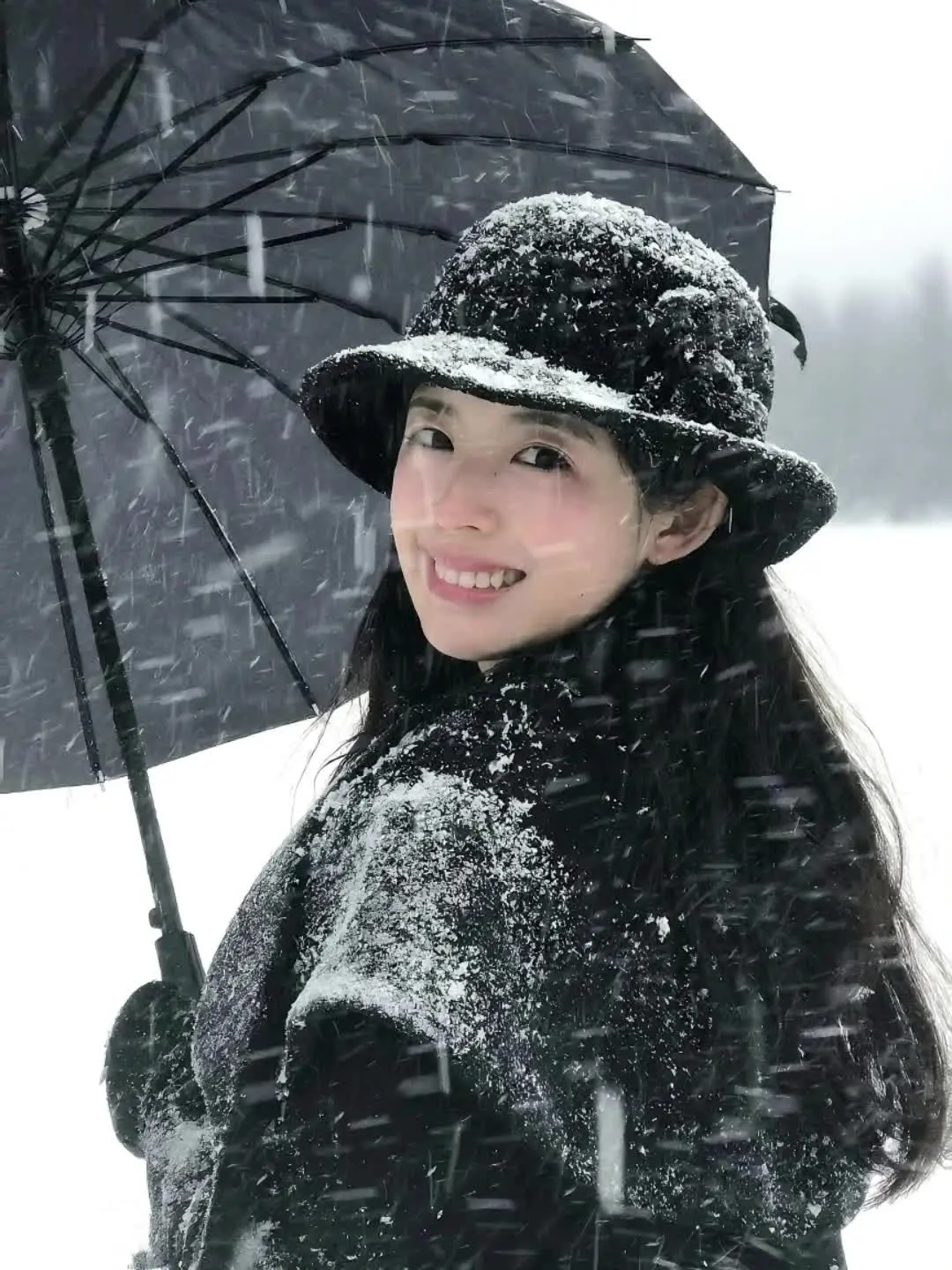 人总是喜欢反季节的东西 就像幸福后知后觉
