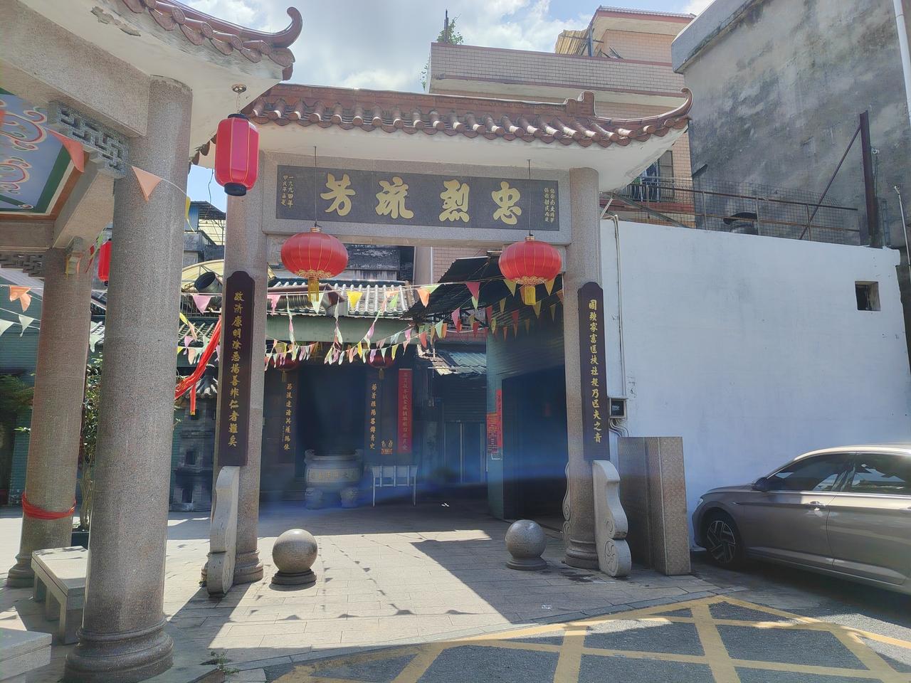 黄连古村的南大将军庙！昨天，闲人走进本地黄连古村落，边逛街，边东张西望，两轮车漫