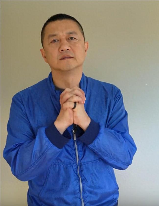 李亚鹏又在屏幕前落泪了！胡心瑶刚拿到病危通知书，转头就把99999元，捐给了嫣然