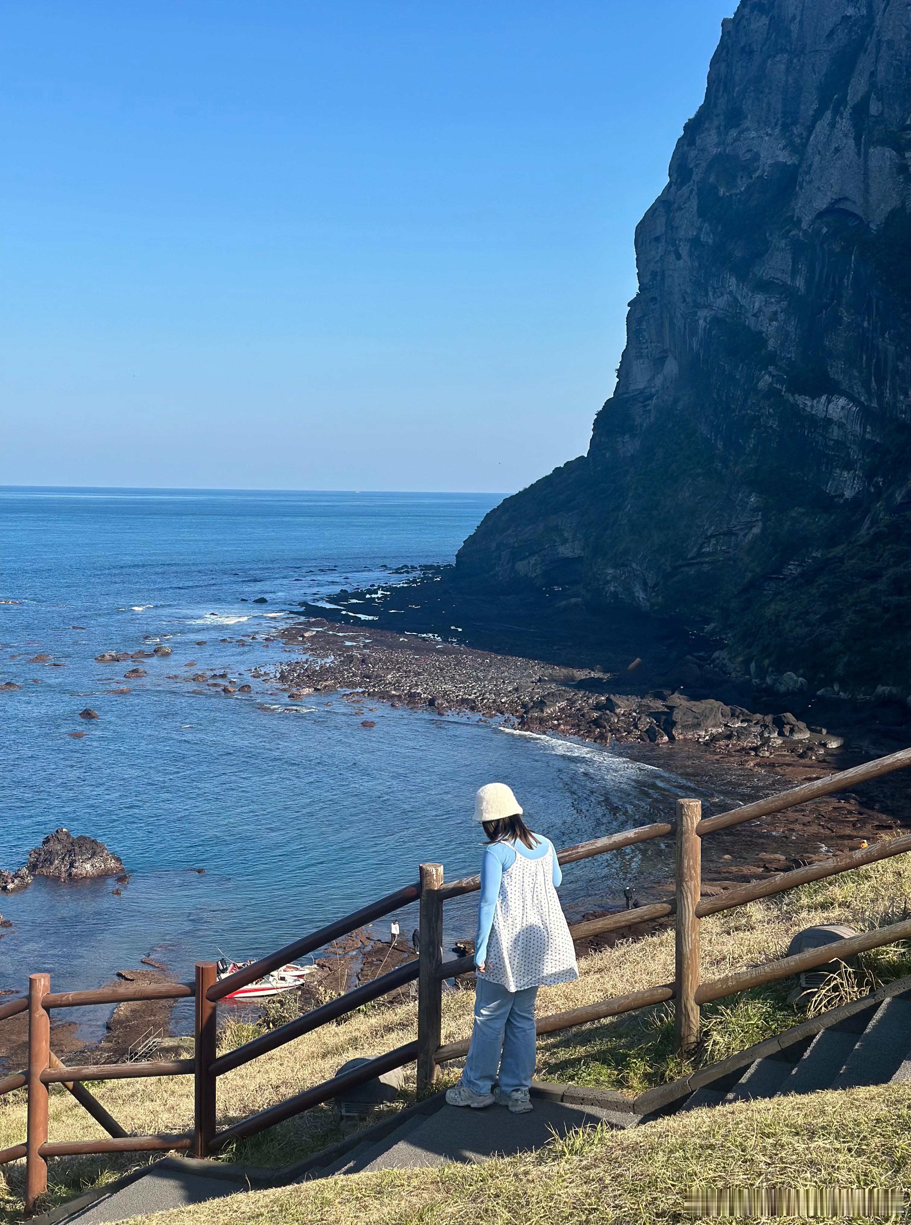 𝐓𝐫𝐚𝐯𝐞𝐥 / 济州岛的秋天，有说不尽的故事蓝色的大海，仿佛油画般