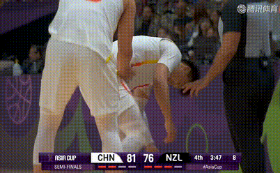 中国男篮杀疯了……赵睿被恶犯，两罚全中，又三分命中，连得5分！高诗岩又三分！中国