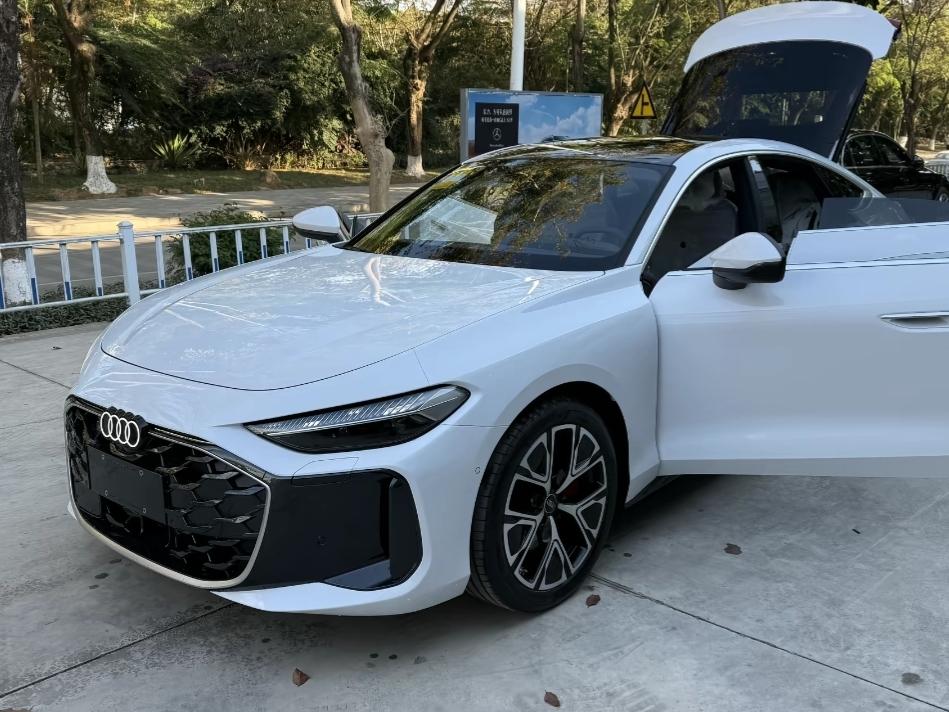 上汽奥迪A5L就是常说的奥迪A5L Sportback，奥迪A5L Sportb