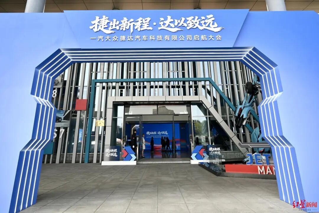 成都，向下一个万亿产业挺进