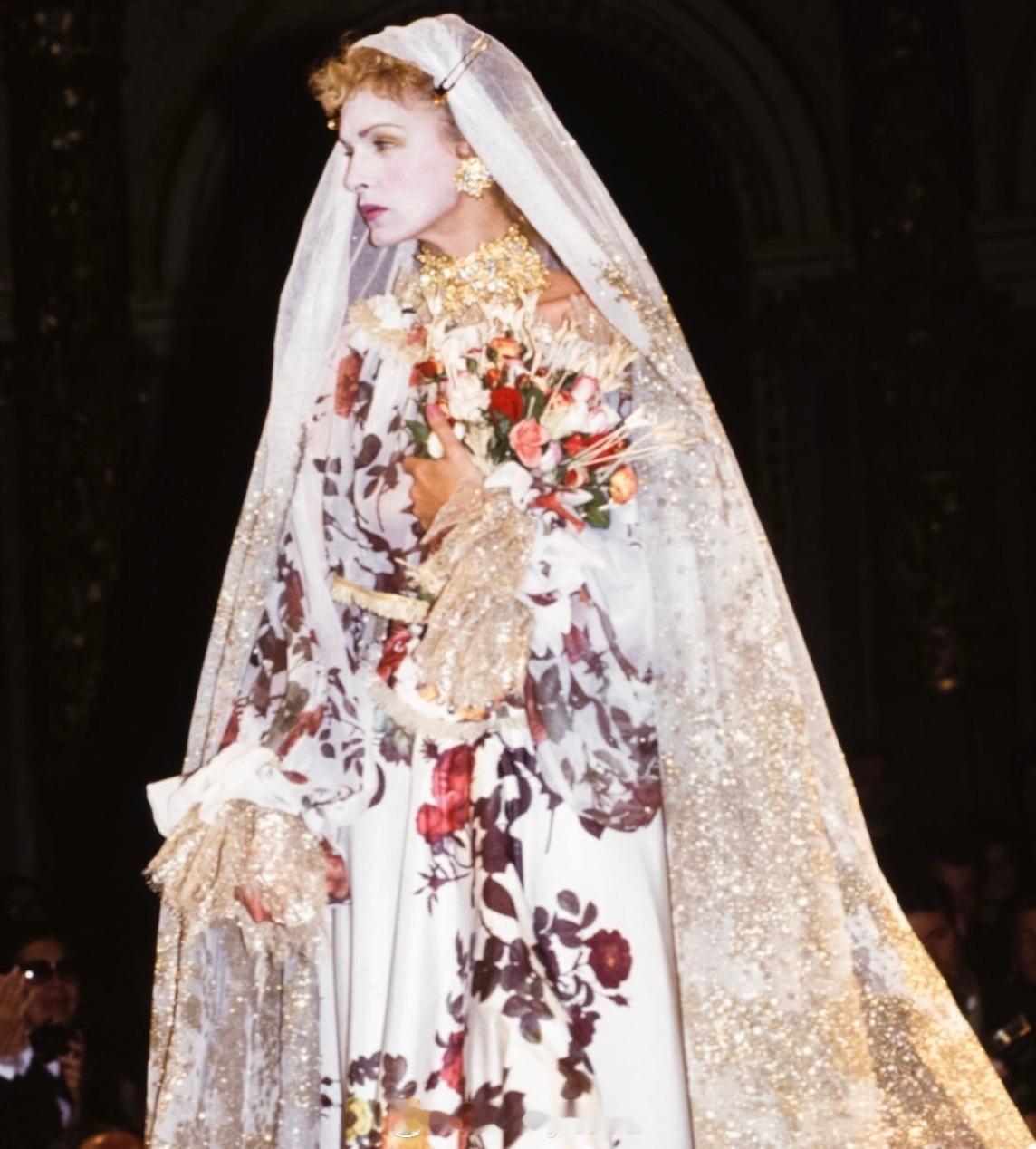 Vivienne Westwood 1994 SS | 玫瑰圣母像 ​​​