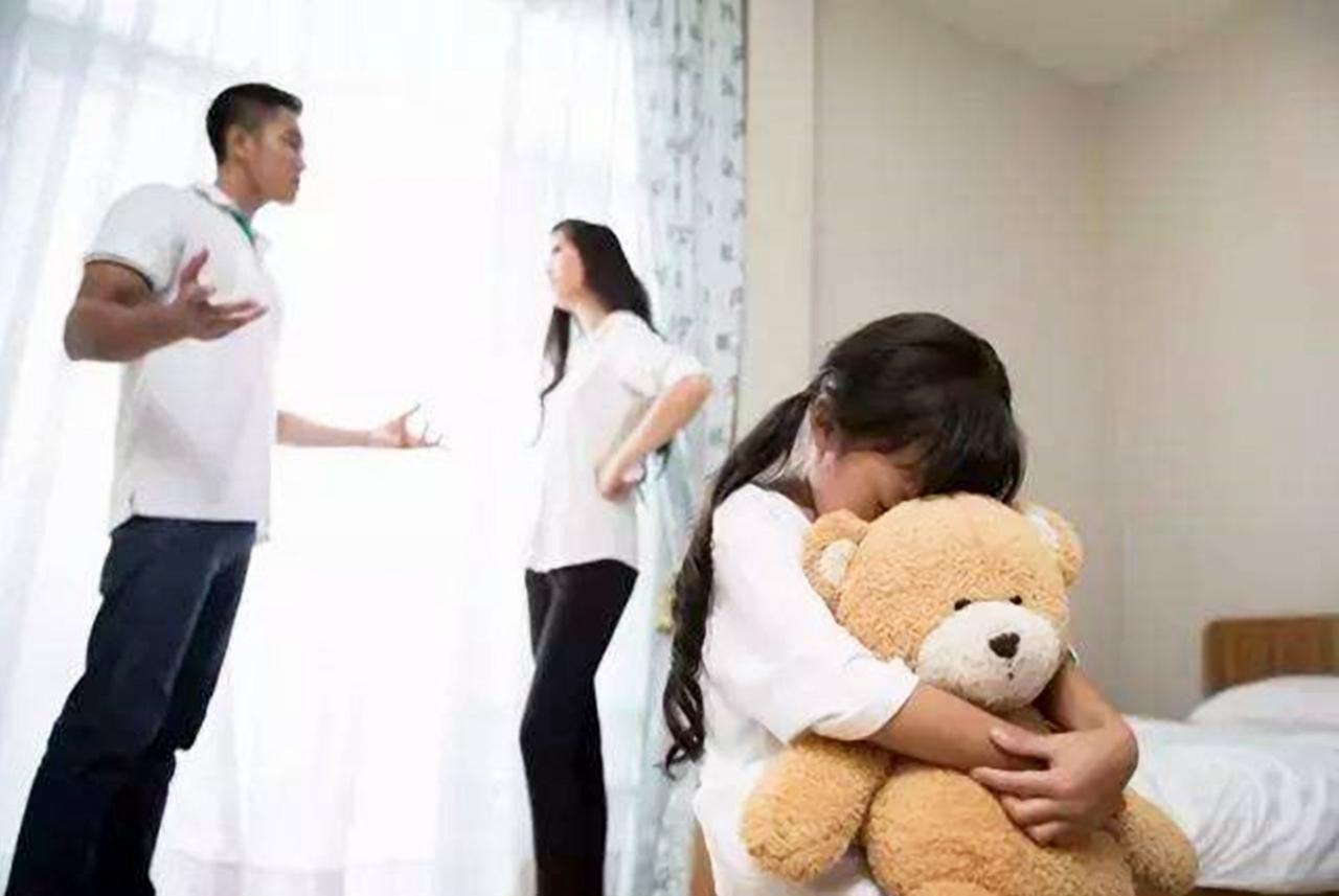 父母闹矛盾，儿女要不要参与？
       我认为，父母的矛盾，不参与为好。很多