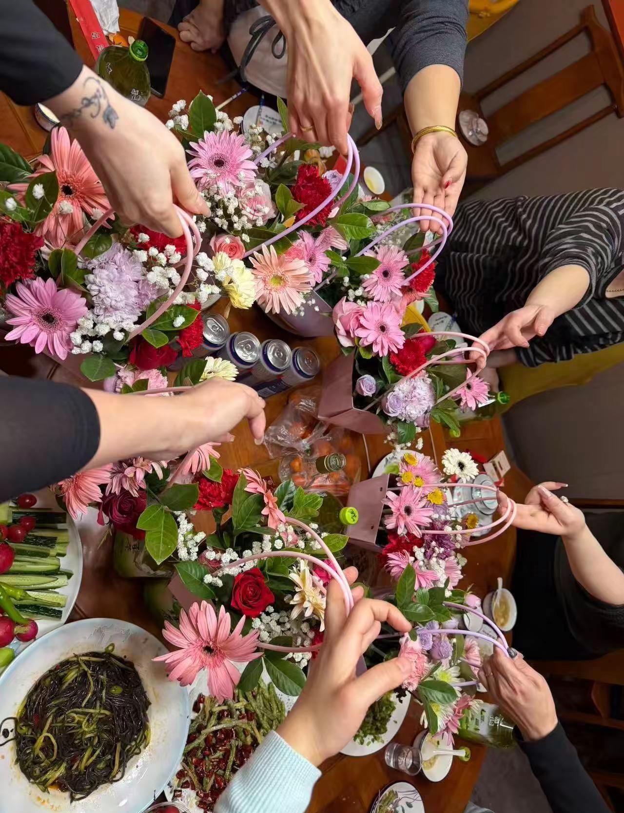 女神节快乐：人生不易从讲究，做你想做的，说你想说的，人生本来短暂，不要浪费时间