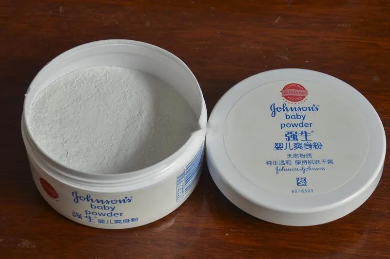 强生爽身粉致癌案判赔女子约110亿元 强生婴儿爽身粉致癌案近日以天价赔偿引发社会