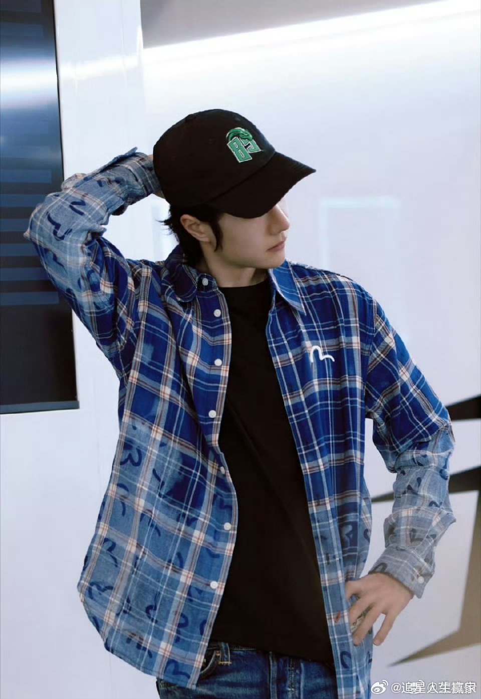 王一博回消息爱用表情包好可爱呀，我也爱用表情包，表情包得天下