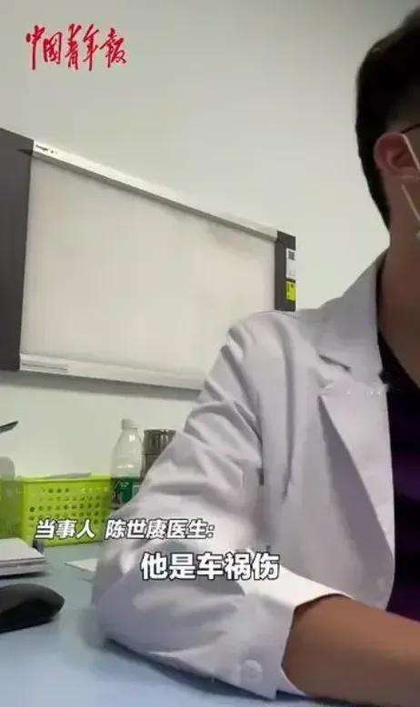 一边是危重伤，一边是不大的伤，如果你作为医生，凭你的职业道德，你会先救谁？

多