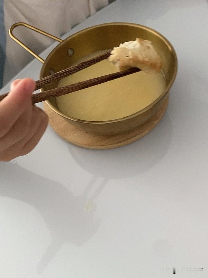 西游记中唐僧有没有对女国王动情?你想去看周星驰的《功夫女足》吗 还记得86版的《