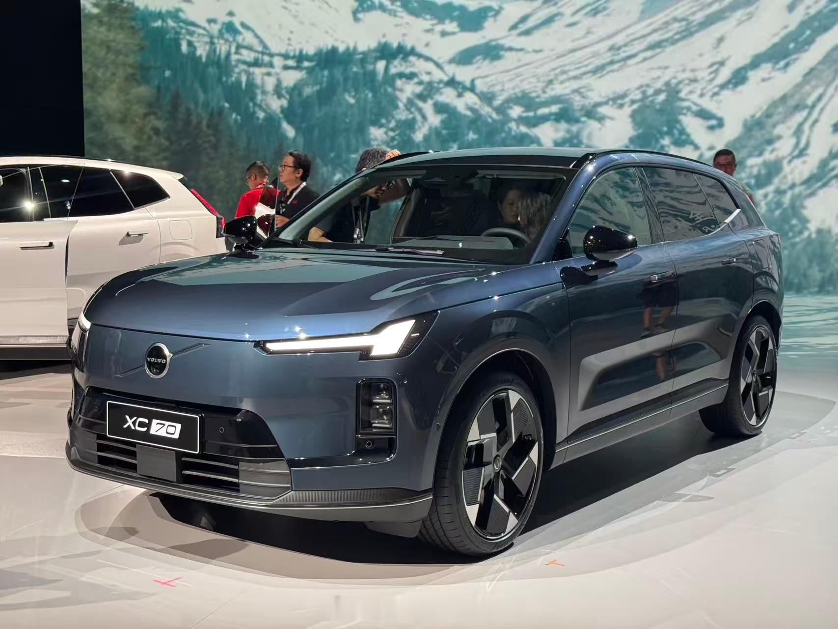 沃尔沃全新XC70预售价29.99万元起沃尔沃全新XC70预售29.99万/32