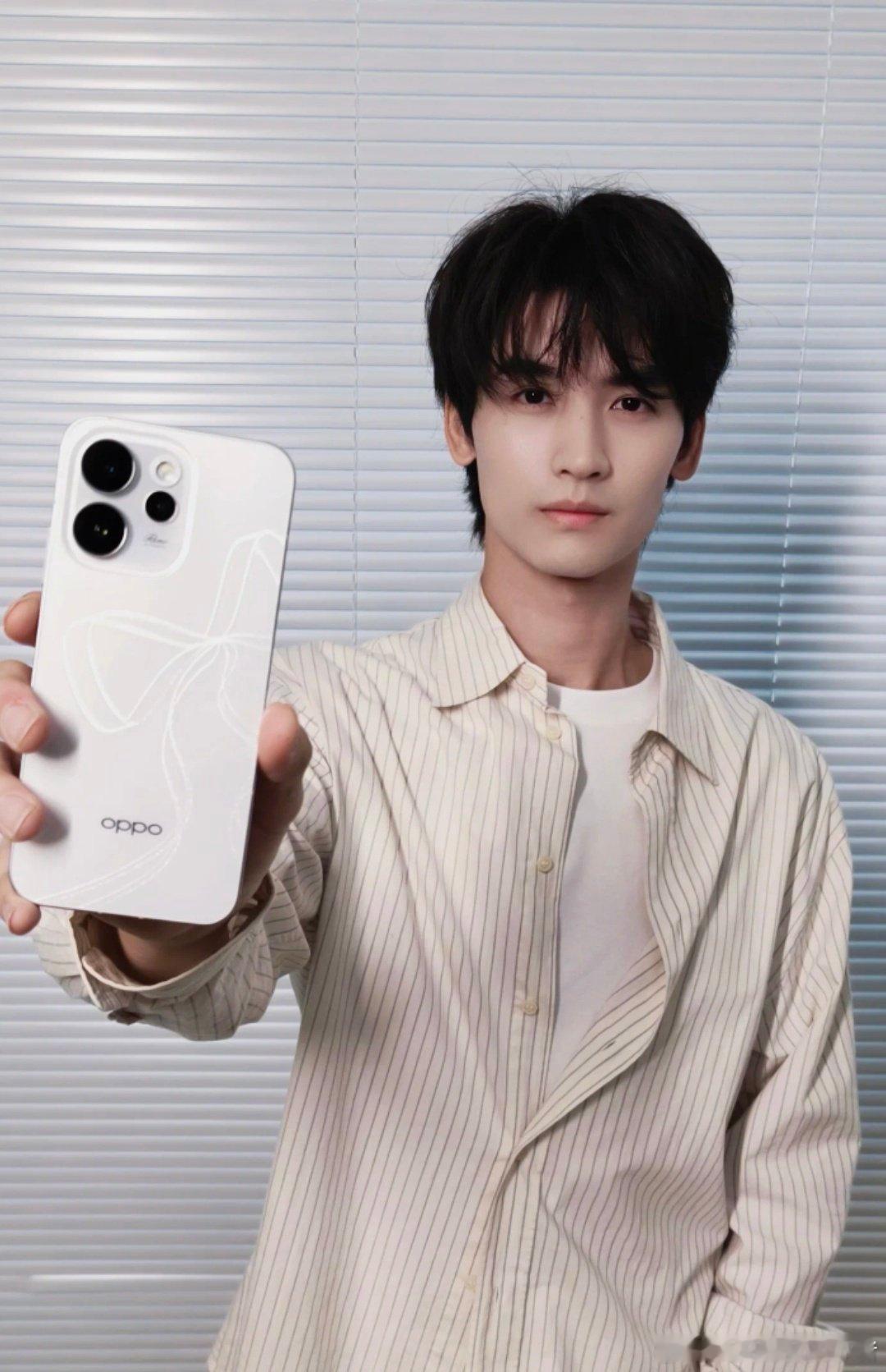 黄俊捷接到数码手机推广啦，日系少年速速拍 10086 张