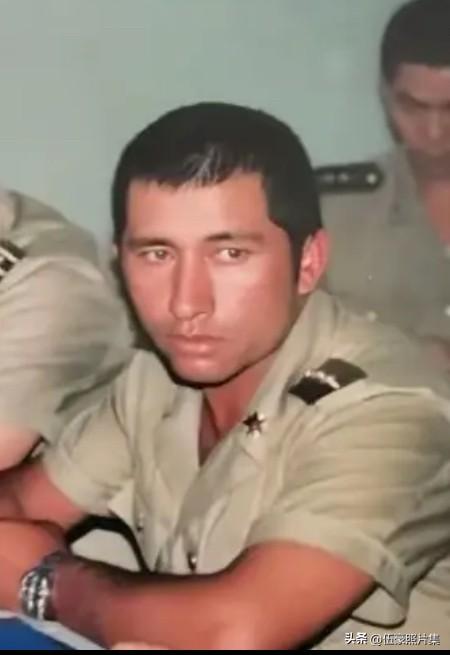 对越自卫反击战中唯一公开可查的维吾尔族炮兵战士阿不里克木·吾加不都力的老照片。他