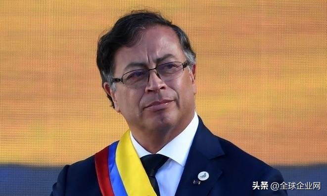 哥伦比亚总统古斯塔沃·佩特罗致特朗普总统:

“特朗普先生，我邀请您来哥伦比亚，