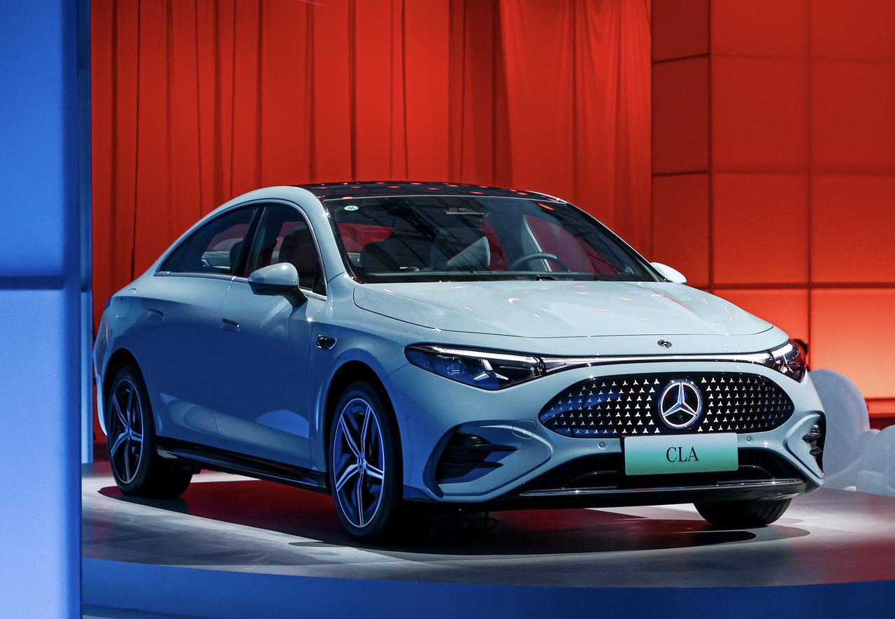 全新奔驰纯电CLA上市，售价24.9万到28.56万，性价比一下就上来了。
它的