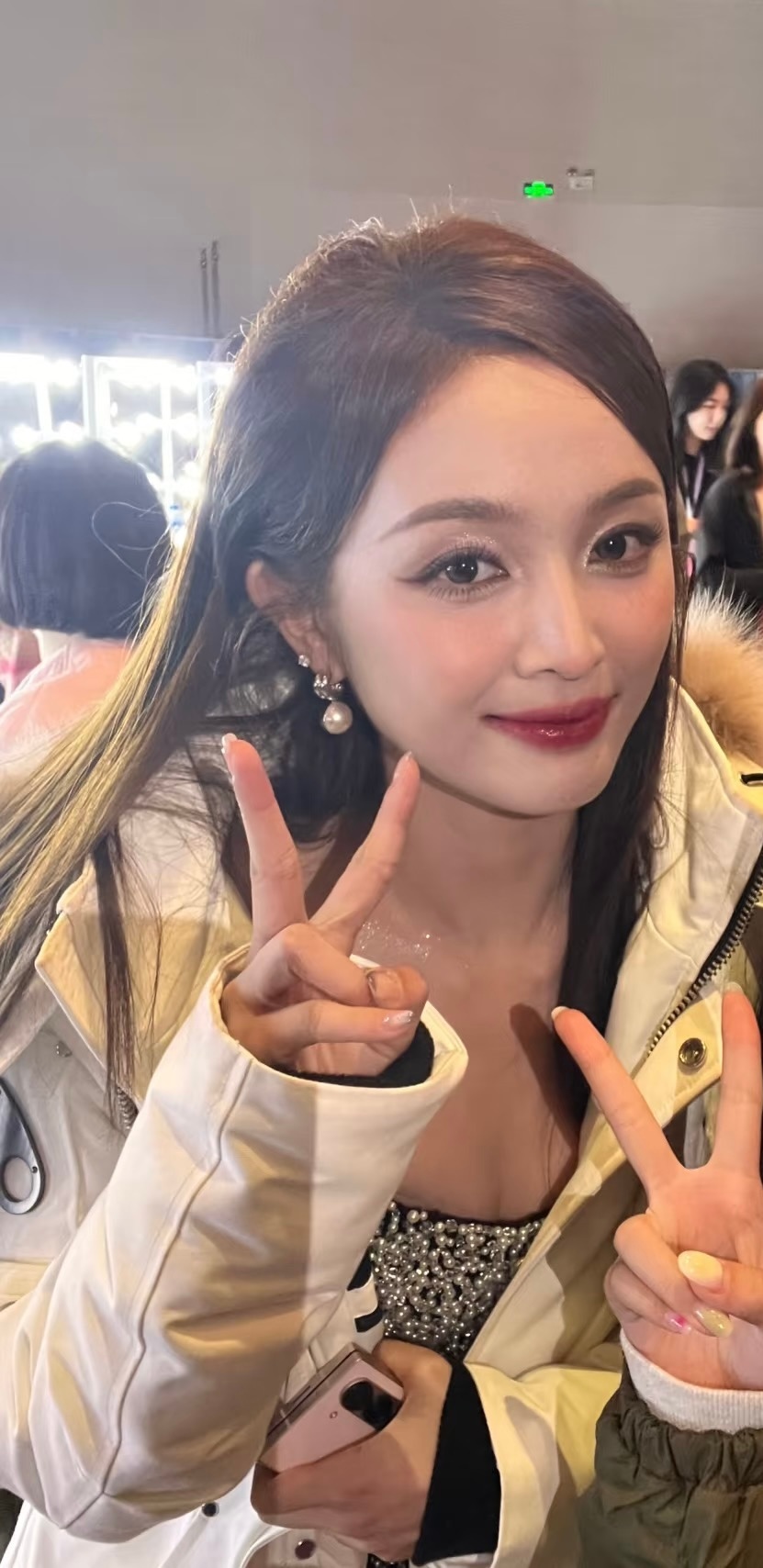 就宣仪式感.吴宣仪 刷到了一张去年浪姐决赛的吴选的合影